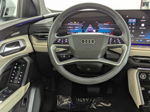 Certified 2025 Audi Q5 Premium Plus w/ Premium Plus AWD/4WD image 15