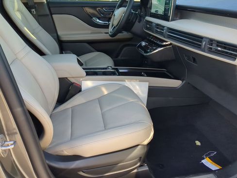 New 2026 Lincoln Corsair Premiere FWD image 23