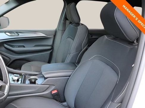 New 2025 Jeep Grand Cherokee Laredo X w/ Luxury Tech Group I image 11