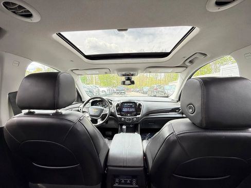 Used 2019 Chevrolet Traverse LT w/ LT Premium Package AWD/4WD image 21
