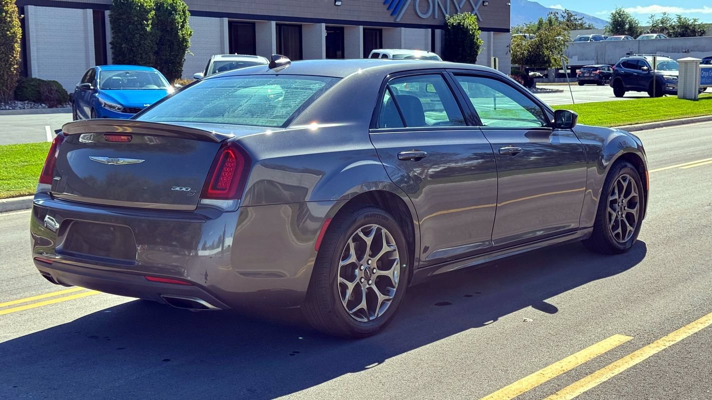 Used 2018 Chrysler 300 S w/ S Model Appearance Package AWD/4WD image 5