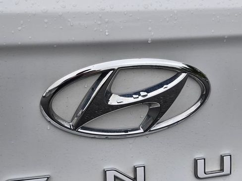 Used 2025 Hyundai Venue SEL FWD image 18