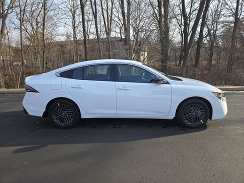 New 2026 Nissan Sentra SV w/ SV Convenience Package image 2