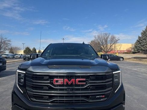 Used 2024 GMC Sierra 1500 AT4 w/ Technology Package AWD/4WD image 5
