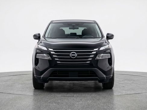 Used 2025 Nissan Rogue SV FWD image 2