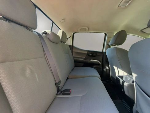 Used 2017 Toyota Tacoma SR5 RWD image 19