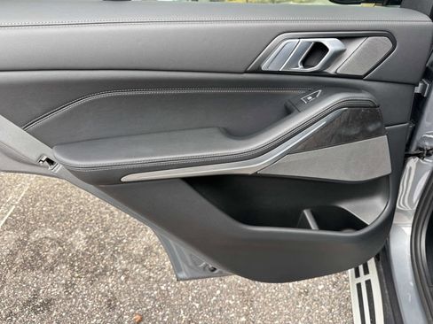 Used 2025 BMW X5 xDrive50e image 12