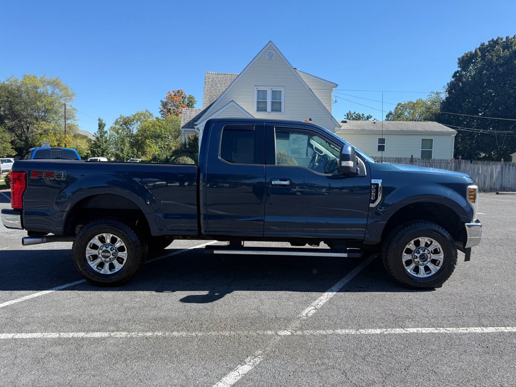 Used 2019 Ford F250 XLT w/ XLT Premium Package AWD/4WD image 2