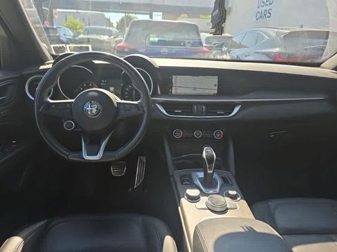 Used 2022 Alfa Romeo Stelvio Ti AWD/4WD image 4
