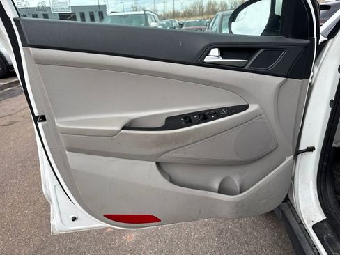 Used 2020 Hyundai Tucson SE image 29