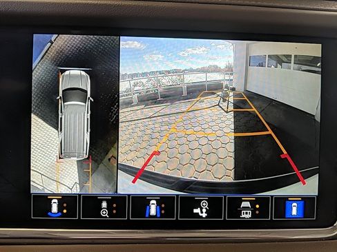 Used 2023 GMC Yukon XL Denali image 23