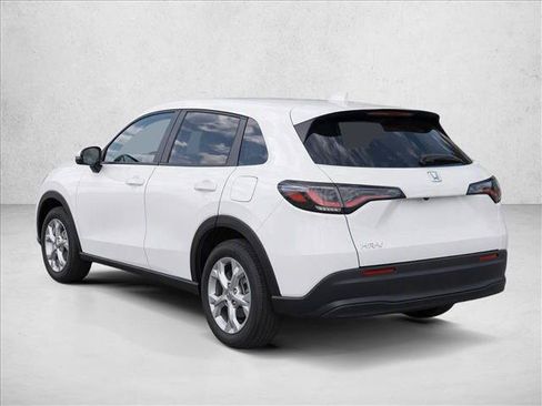 Used 2023 Honda HR-V LX image 5