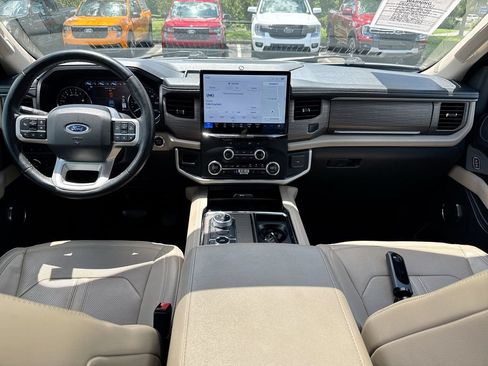 Used 2024 Ford Expedition Max Limited AWD/4WD image 10