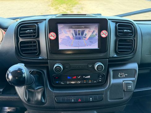 Used 2024 RAM ProMaster 2500 w/ Convenience Group FWD image 14