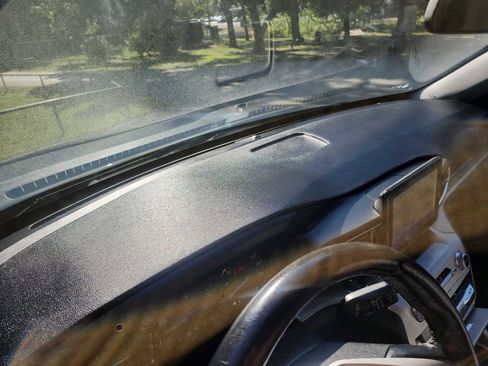 Used 2021 Ford Explorer XLT w/ Equipment Group 202A image 21