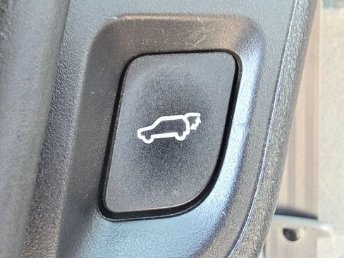 Used 2018 Toyota Sequoia Platinum AWD/4WD image 17