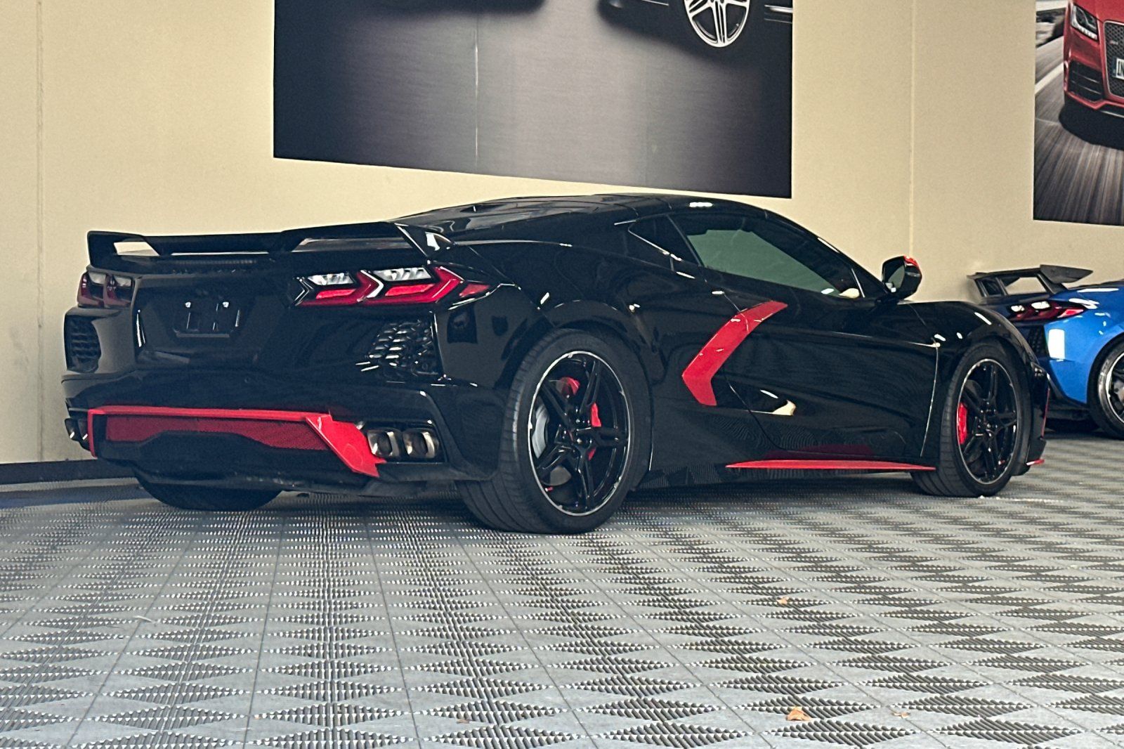 Used 2022 Chevrolet Corvette Stingray Premium Cpe w/ Z51 Performance Package RWD image 4
