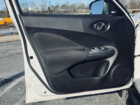 Used 2015 Nissan Juke SV w/ Cold Weather Package image 7