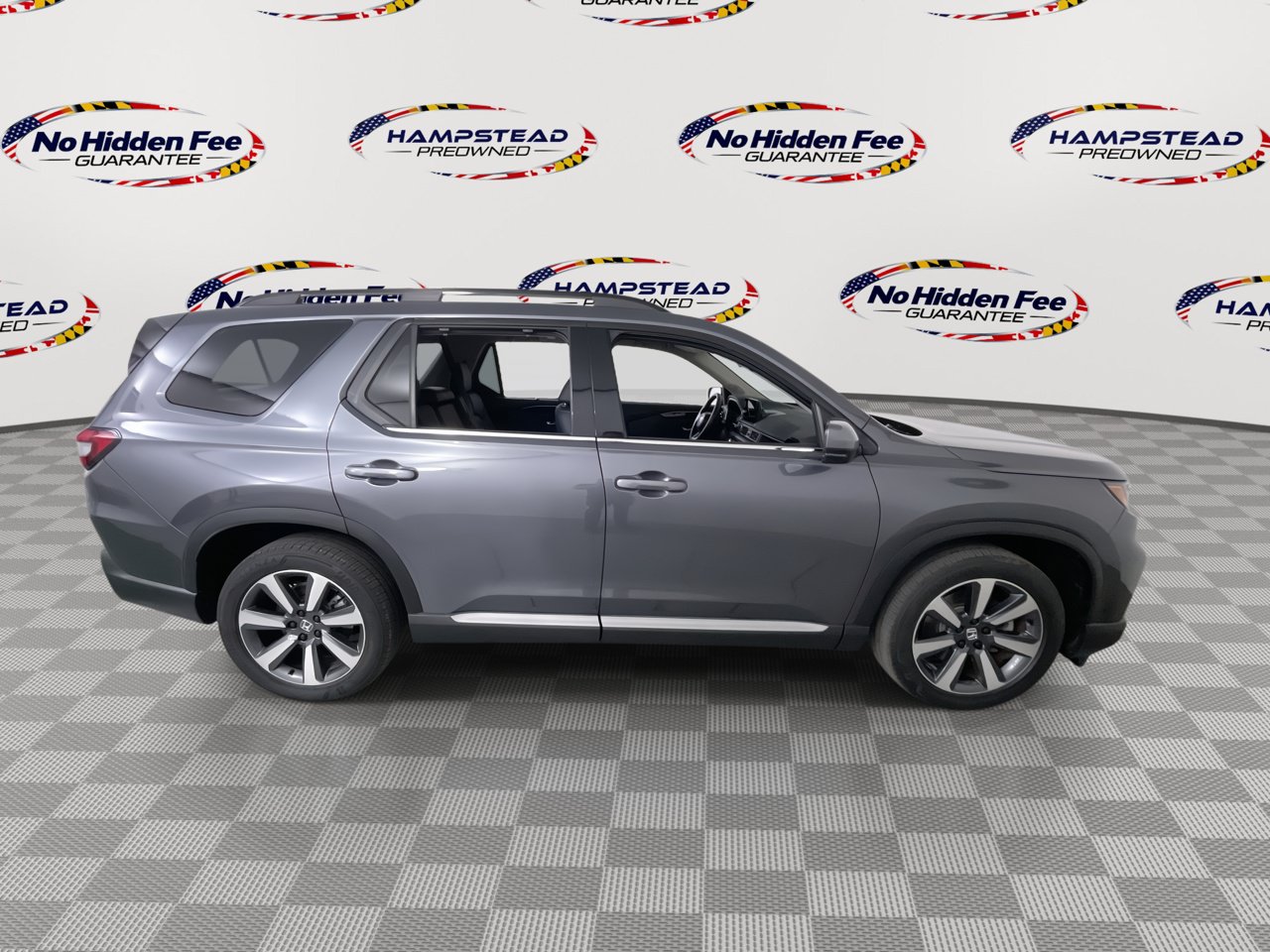 Used 2025 Honda Pilot Touring image 10