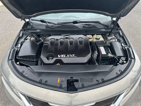 Used 2017 Chevrolet Impala Premier w/ Enhanced Convenience Package FWD image 11