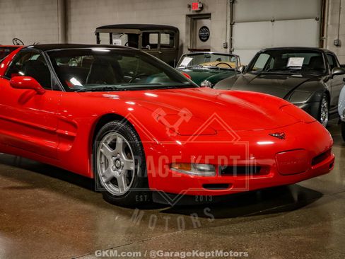 Used 1997 Chevrolet Corvette Coupe w/ Roof Pkg image 13