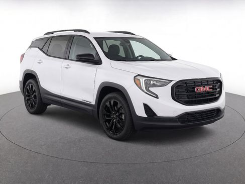 Used 2021 GMC Terrain SLE w/ Driver Convenience Package FWD image 2