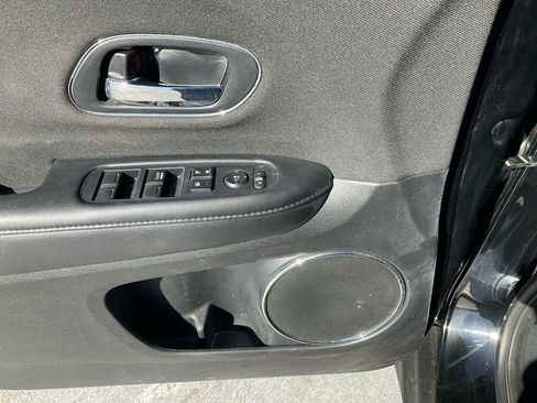 Used 2022 Honda HR-V EX image 13