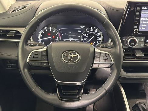 Used 2021 Toyota Highlander XLE image 25