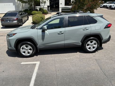 Used 2021 Toyota RAV4 XLE FWD image 7