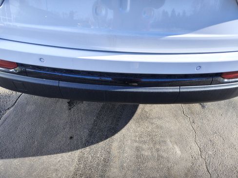 New 2025 Jeep Grand Cherokee Altitude image 10