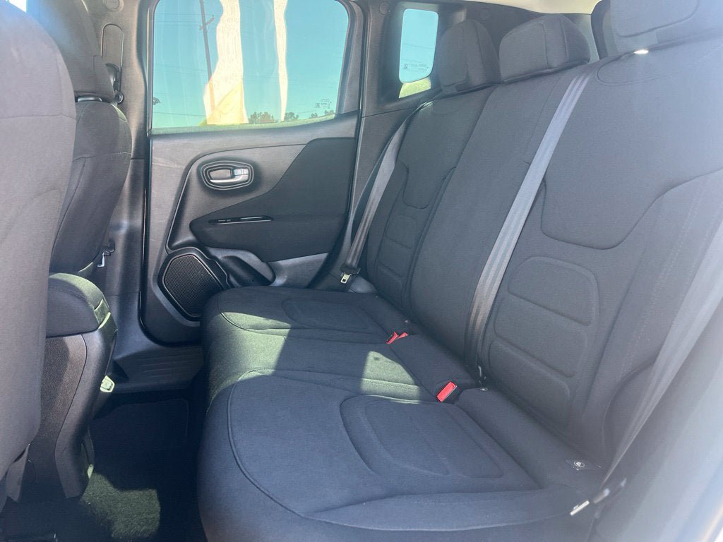 Used 2020 Jeep Renegade Latitude FWD image 15