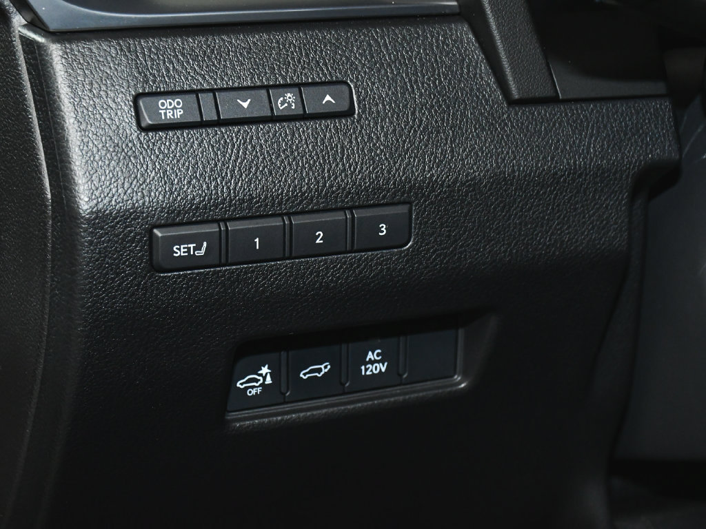 Used 2024 Lexus GX 550 w/ Accessory Package (Z1) AWD/4WD image 18