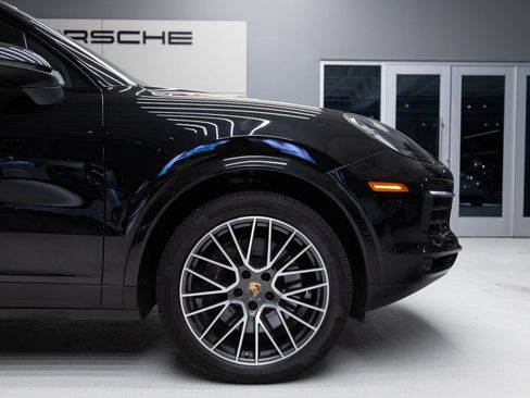 Certified 2023 Porsche Cayenne AWD/4WD image 11