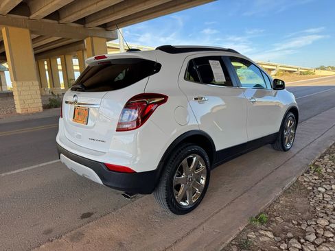 Used 2020 Buick Encore Preferred image 3