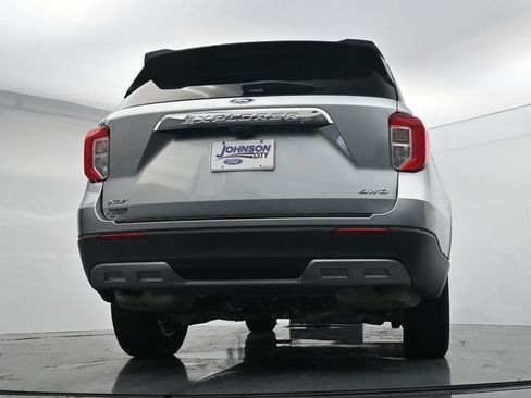 Used 2024 Ford Explorer XLT w/ Equipment Group 202A AWD/4WD image 35