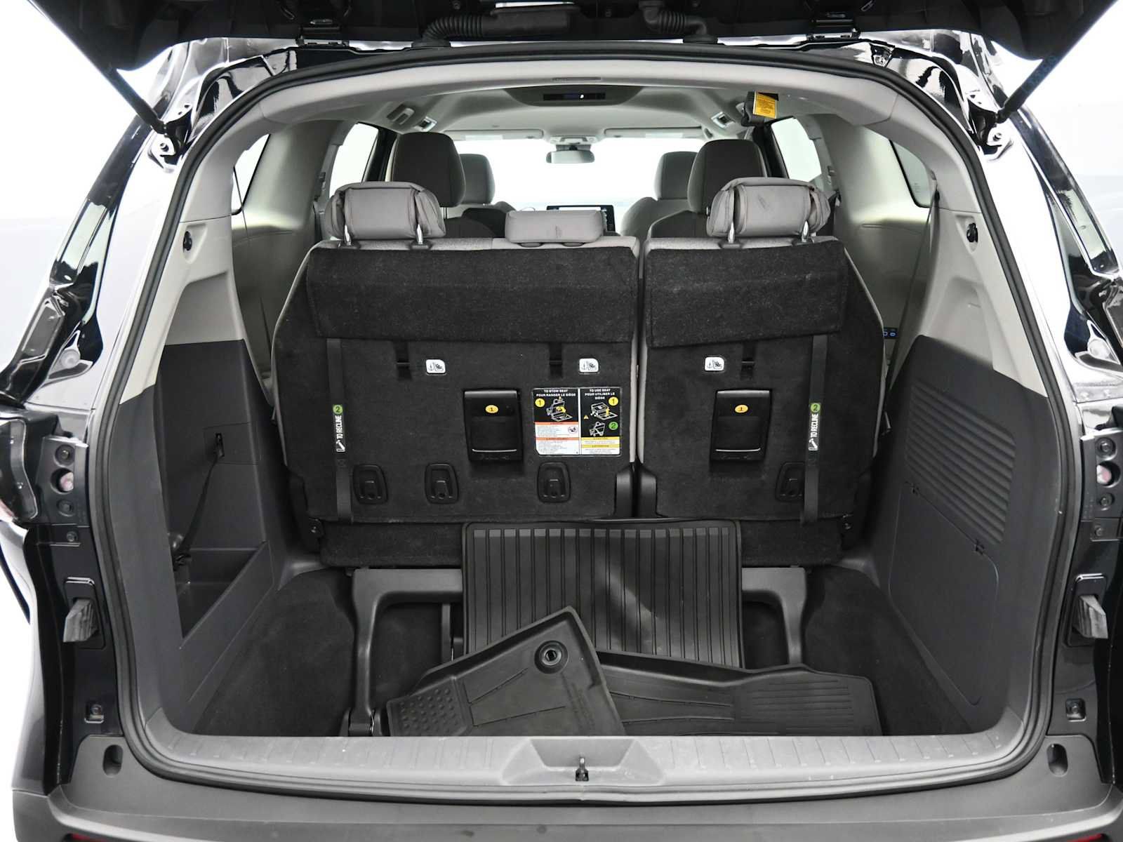 Used 2024 Toyota Sienna LE w/ Protection Package (TMS) AWD/4WD image 21