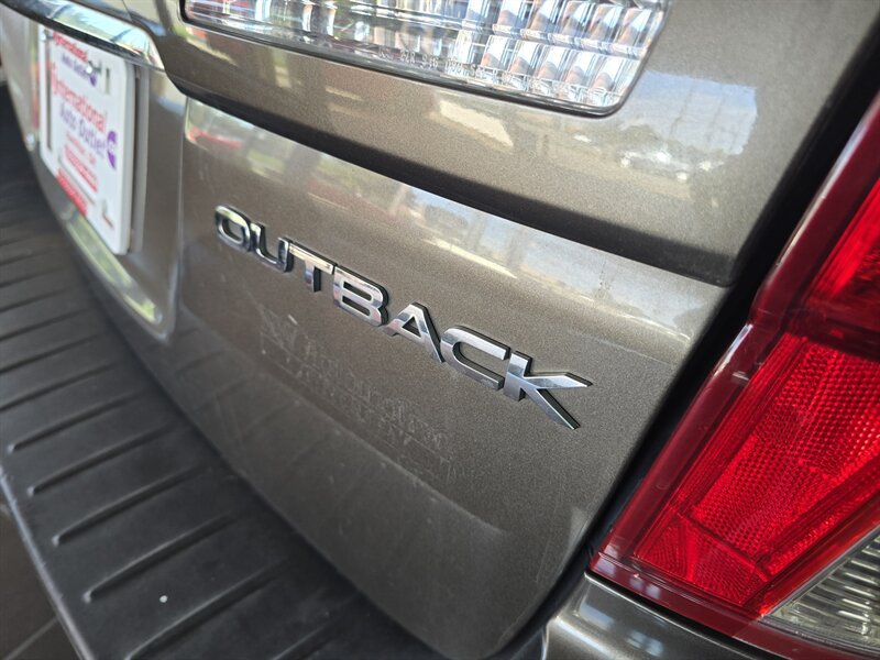 Used 2009 Subaru Outback 2.5i Special Edition AWD/4WD image 26