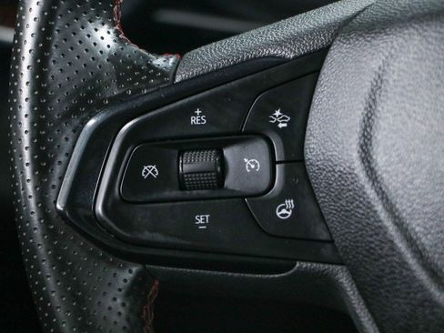 Used 2025 Chevrolet Trax RS w/ Sunroof Package FWD image 13