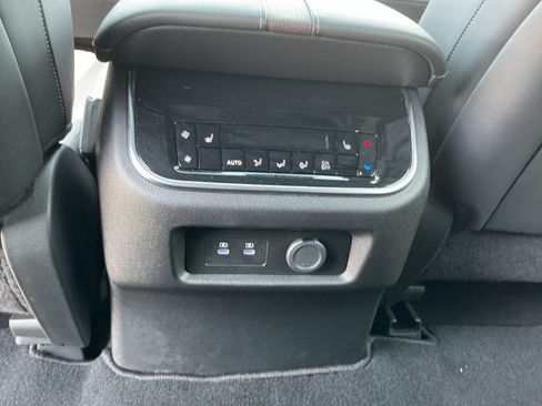 Certified 2025 Nissan Armada Platinum Reserve AWD/4WD image 25