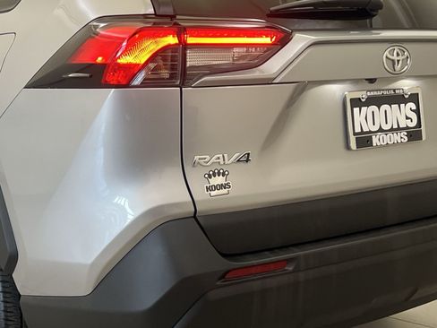 Used 2024 Toyota RAV4 LE AWD/4WD image 29