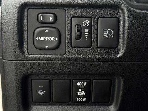 Used 2020 Toyota 4Runner SR5 AWD/4WD image 21