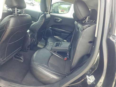 Used 2020 Jeep Compass Latitude FWD image 4