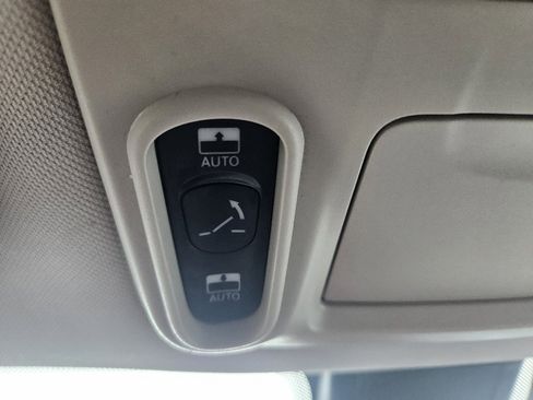 Used 2020 Chrysler Pacifica Touring w/ Cold Weather Group image 31