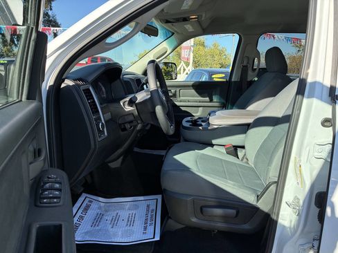 Used 2018 RAM 2500 Tradesman w/ Chrome Appearance Group image 3