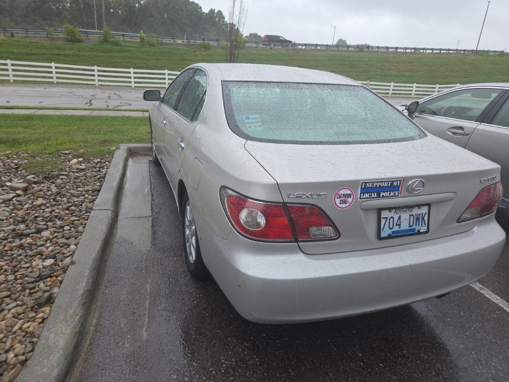 Used 2003 Lexus ES 330 w/ Premium Pkg FWD image 8