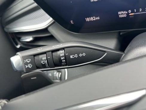 Used 2025 Buick Enclave Sport Touring image 24