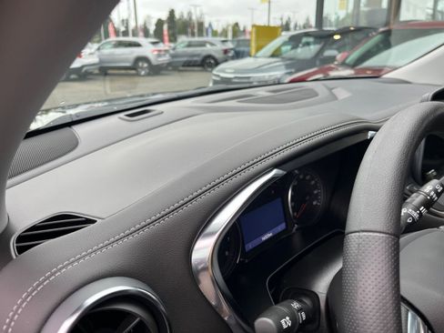 Used 2025 Chevrolet Blazer LT FWD image 35