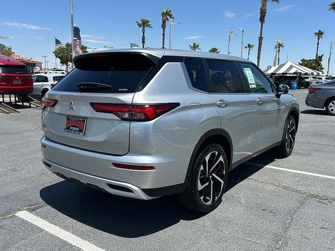 Used 2024 Mitsubishi Outlander AWD image 5