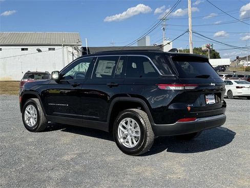 New 2025 Jeep Grand Cherokee Laredo X w/ Trailer Tow Package image 21