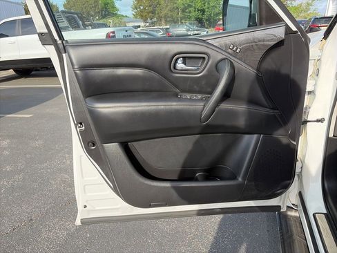 Used 2024 INFINITI QX80 Luxe image 14